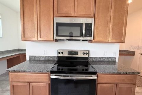 Casa en venta en Kissimmee, Florida, 4 dormitorios, 296.17 m2 № 2103788 - foto 7