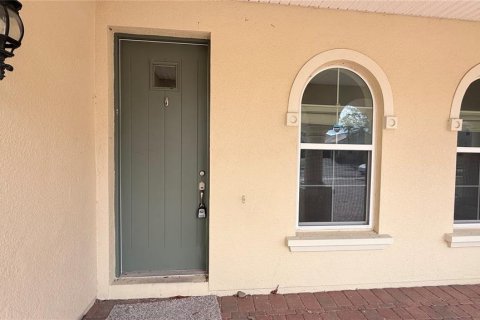 Casa en venta en Kissimmee, Florida, 4 dormitorios, 296.17 m2 № 2103788 - foto 2