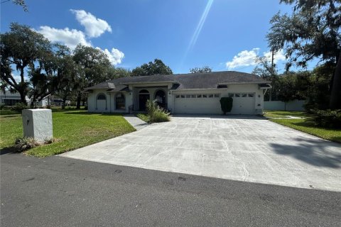 House in Lakeland, Florida 4 bedrooms, 217.02 sq.m. № 2226856 - photo 2