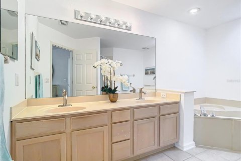 Adosado en venta en Orlando, Florida, 3 dormitorios, 184.41 m2 № 1745477 - foto 28
