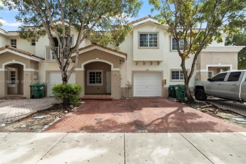 Touwnhouse à vendre à Homestead, Floride: 3 chambres, 155.7 m2 № 2152703 - photo 2