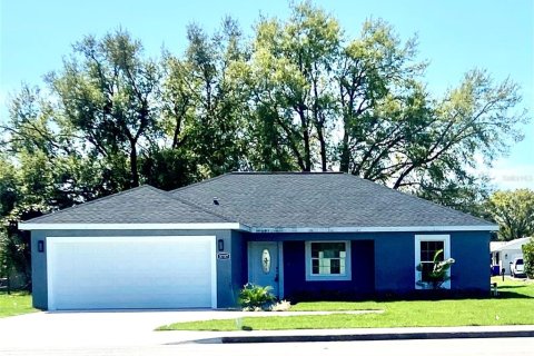 House in Sebring, Florida 3 bedrooms, 135.64 sq.m. № 2117550