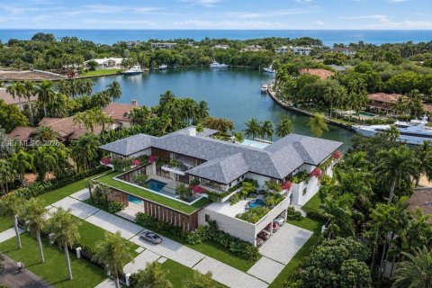 Villa ou maison à vendre à Coral Gables, Floride: 7 chambres, 1090.21 m2 № 2339927 - photo 16
