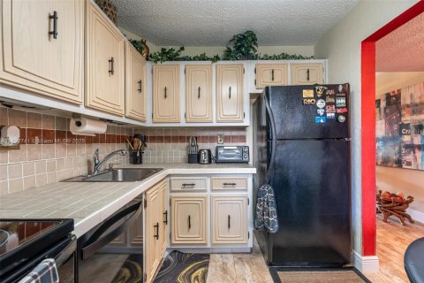 Купить кондоминиум в Лодерхилл, Флорида 2 спальни, 102.19м2, № 1946422 - фото 5