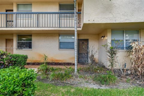 Купить кондоминиум в Лодерхилл, Флорида 2 спальни, 102.19м2, № 1946422 - фото 2