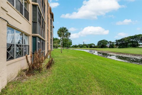 Купить кондоминиум в Лодерхилл, Флорида 2 спальни, 102.19м2, № 1946422 - фото 21