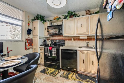 Купить кондоминиум в Лодерхилл, Флорида 2 спальни, 102.19м2, № 1946422 - фото 4