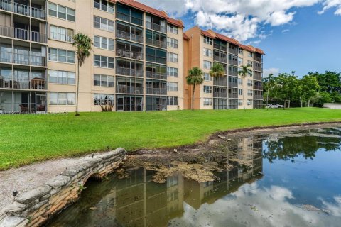 Купить кондоминиум в Лодерхилл, Флорида 2 спальни, 102.19м2, № 1946422 - фото 22