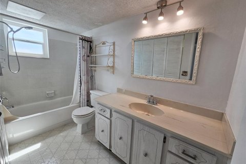Condo in Gulfport, Florida, 3 bedrooms № 2394151 - photo 8