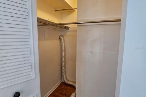 Condo in Gulfport, Florida, 3 bedrooms № 2394151 - photo 15