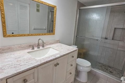 Condo in Gulfport, Florida, 3 bedrooms № 2394151 - photo 24