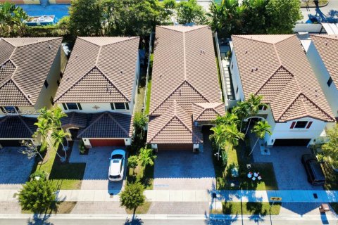 Villa ou maison à louer à Hialeah, Floride: 3 chambres, 178.37 m2 № 2011667 - photo 19