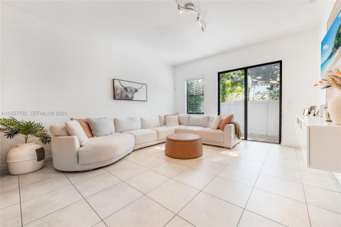 Villa ou maison à louer à Hialeah, Floride: 3 chambres, 178.37 m2 № 2011667 - photo 10