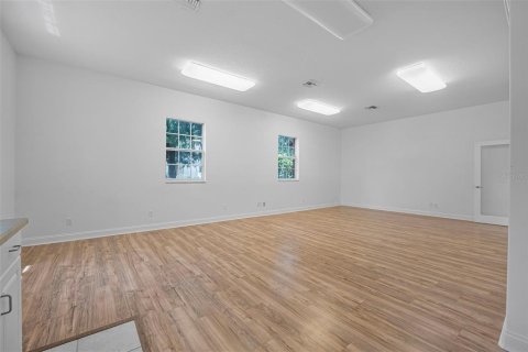 Immobilier commercial à louer à Palm Coast, Floride № 1870251 - photo 5