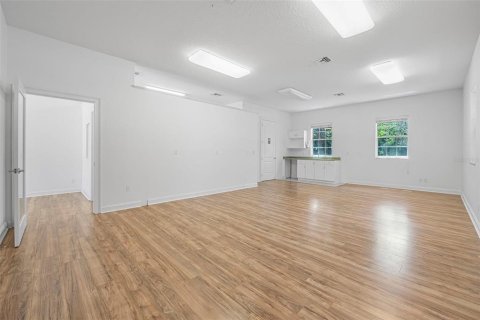 Immobilier commercial à louer à Palm Coast, Floride № 1870251 - photo 3