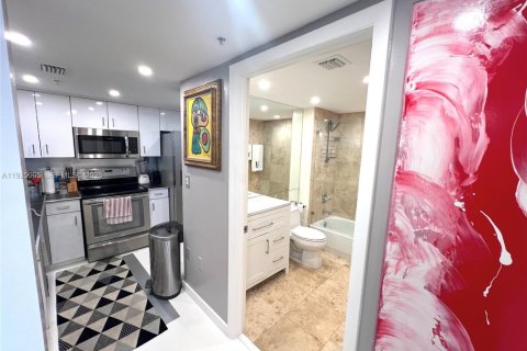 Купить кондоминиум в Майами-Бич, Флорида 2 спальни, 100.15м2, № 1984349 - фото 14