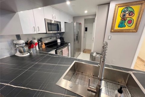 Купить кондоминиум в Майами-Бич, Флорида 2 спальни, 100.15м2, № 1984349 - фото 16