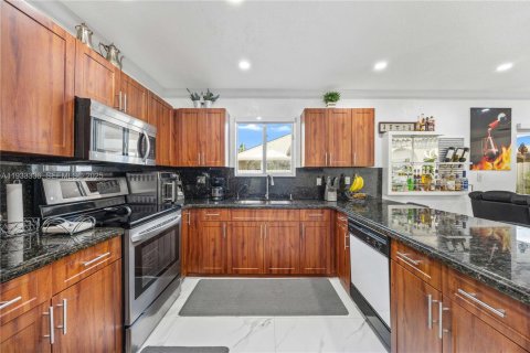 Купить виллу или дом в Хайалиа, Флорида 3 спальни, 160.16м2, № 1991206 - фото 10