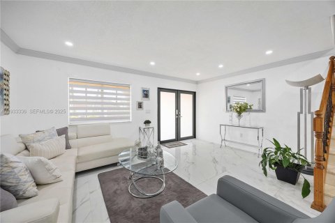 Купить виллу или дом в Хайалиа, Флорида 3 спальни, 160.16м2, № 1991206 - фото 4