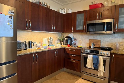 Condo in Aventura, Florida, 3 bedrooms № 1942953 - photo 13