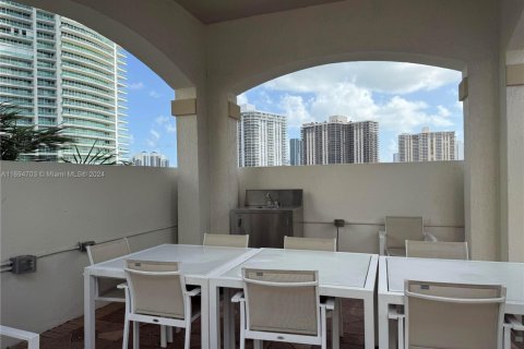 Condo in Aventura, Florida, 3 bedrooms № 1942953 - photo 24