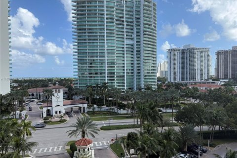 Condo in Aventura, Florida, 3 bedrooms № 1942953 - photo 17