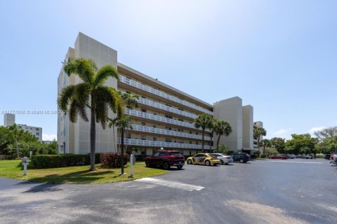 Copropriété à vendre à Dania Beach, Floride: 2 chambres, 110.55 m2 № 1868354 - photo 2