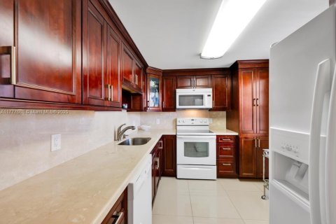 Copropriété à vendre à Dania Beach, Floride: 2 chambres, 110.55 m2 № 1868354 - photo 8