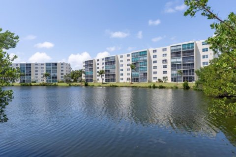 Copropriété à vendre à Dania Beach, Floride: 2 chambres, 110.55 m2 № 1868354 - photo 3