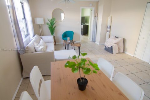 Appartement à louer à Miami Beach, Floride: 1 chambre, 51.1 m2 № 1685534 - photo 2