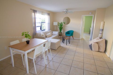 Appartement à louer à Miami Beach, Floride: 1 chambre, 51.1 m2 № 1685534 - photo 4