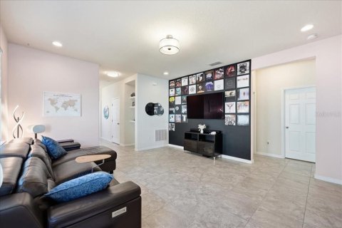 Casa en venta en Kissimmee, Florida, 3 dormitorios, 158.49 m2 № 2310696 - foto 6