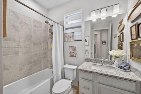 House in Homestead, Florida 4 bedrooms, 166.3 sq.m. № 1947817 - photo 17