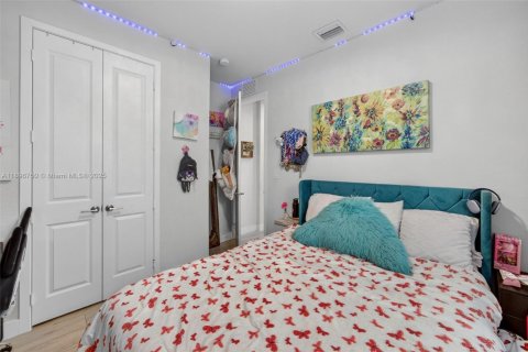 House in Homestead, Florida 4 bedrooms, 166.3 sq.m. № 1947817 - photo 21
