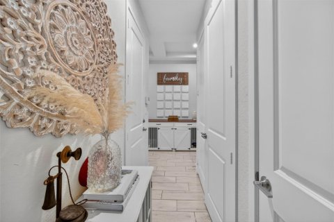 House in Homestead, Florida 4 bedrooms, 166.3 sq.m. № 1947817 - photo 29
