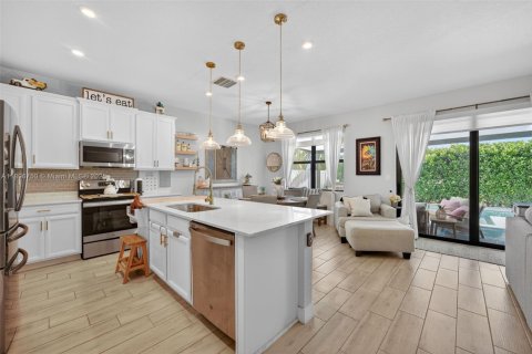 House in Homestead, Florida 4 bedrooms, 166.3 sq.m. № 1947817 - photo 10