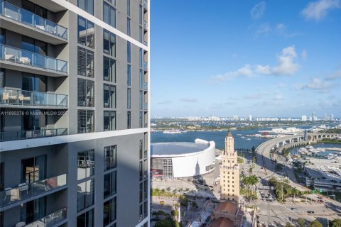 Condominio en alquiler en Miami, Florida, 1 dormitorio, 62.62 m2 № 2013074 - foto 28