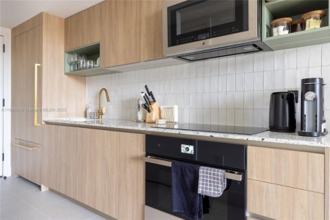 Condominio en alquiler en Miami, Florida, 1 dormitorio, 62.62 m2 № 2013074 - foto 5