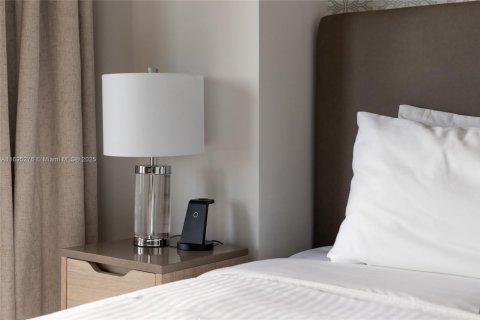 Condominio en alquiler en Miami, Florida, 1 dormitorio, 62.62 m2 № 2013074 - foto 12