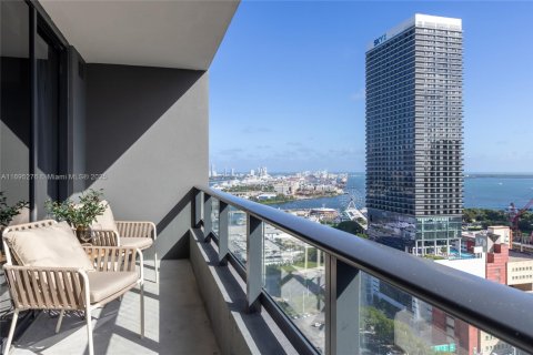 Condominio en alquiler en Miami, Florida, 1 dormitorio, 62.62 m2 № 2013074 - foto 23