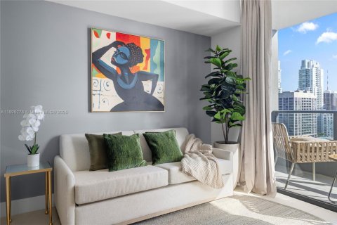 Condominio en alquiler en Miami, Florida, 1 dormitorio, 62.62 m2 № 2013074 - foto 3