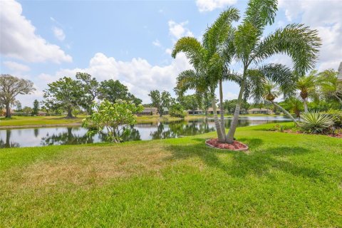 Condo in Sun City Center, Florida, 2 bedrooms  № 1680379 - photo 14