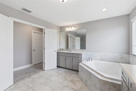 Villa ou maison à louer à Seffner, Floride: 6 chambres, 455.13 m2 № 2157597 - photo 30