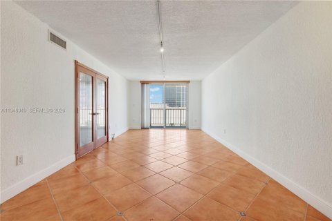 Condominio en venta en Miami Beach, Florida, 1 dormitorio, 84.08 m2 № 2006901 - foto 11