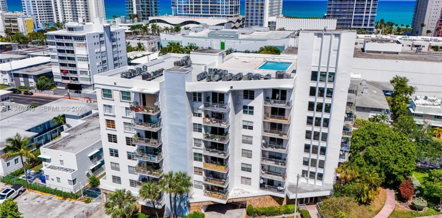 Condominio en Miami Beach, Florida, 1 dormitorio  № 2006901