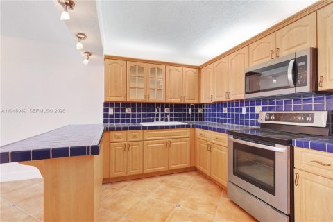 Condominio en venta en Miami Beach, Florida, 1 dormitorio, 84.08 m2 № 2006901 - foto 8