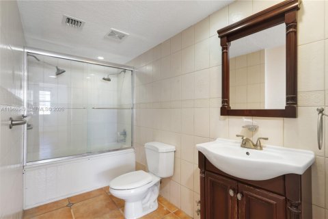 Condominio en venta en Miami Beach, Florida, 1 dormitorio, 84.08 m2 № 2006901 - foto 4