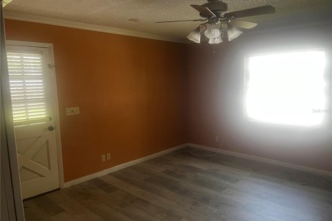 House in Winter Haven, Florida 3 bedrooms, 161.19 sq.m. № 2266960 - photo 9
