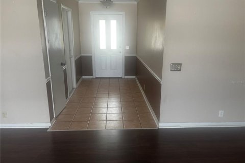 House in Winter Haven, Florida 3 bedrooms, 161.19 sq.m. № 2266960 - photo 2