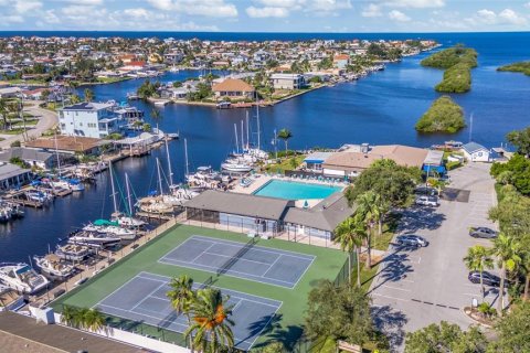 Villa ou maison à vendre à New Port Richey, Floride: 2 chambres, 140.84 m2 № 2431047 - photo 18